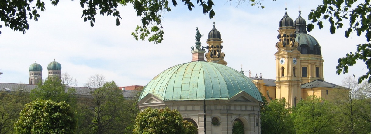 München: Blick in die Maximilianstraße in Richtung Maximilianeum
